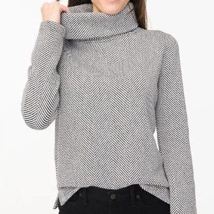 J Crew Factory Long Sleeve Funnelneck Pullover Ivory Charcoal Herringbone Small